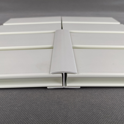 Huaxiajie সুপারমার্কেট অন্তরণ PVC Slatwall প্যানেল দোকান সজ্জা