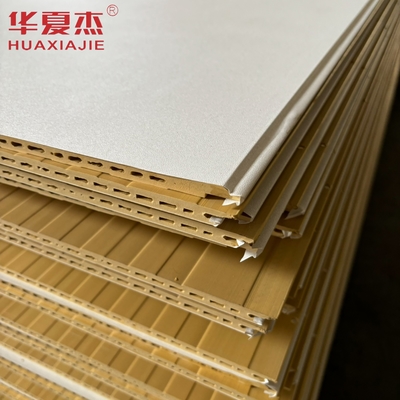 উচ্চ মানের সাদা ডব্লিউপিসি দেয়াল প্যানেল 600x9mm স্তরিত ডব্লিউপিসি বোর্ড জলরোধী প্রসাধন উপাদান