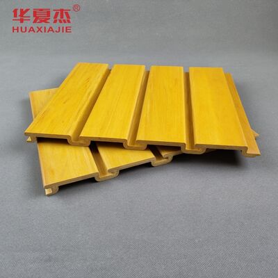 ভালো দাম কাঠের দানাদার পিভিসি স্ল্যাটওয়াল মসৃণ পৃষ্ঠের প্যানেল যা টেকসই রিটেল ডিসপ্লে ওয়াল এবং কার্যকরী স্টোরেজ সলিউশন সরবরাহ করে অনলাইন